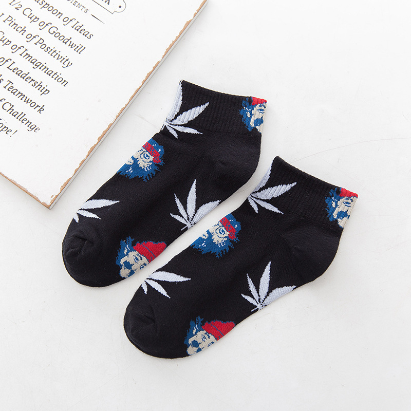 Personality Female Male Boat Socks Couple Paragraph Maple Leaf Maple Skateboarding Socks Wholesale